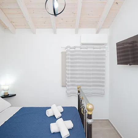 Chrysanthi's House Apartment *
