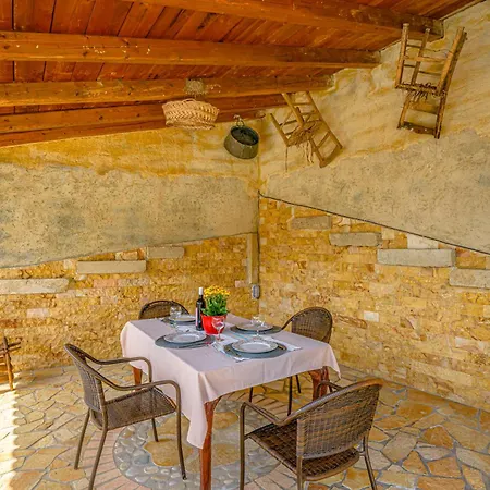 Chrysanthi's House * Gardelades